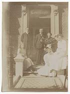 Norfolk Road Courtlands Hotel, guests [photo, 1909] 
